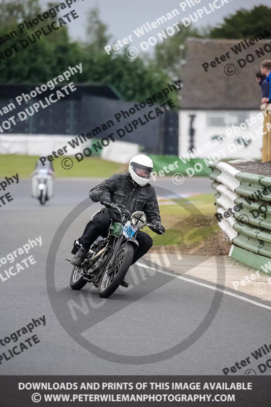 Vintage motorcycle club;eventdigitalimages;mallory park;mallory park trackday photographs;no limits trackdays;peter wileman photography;trackday digital images;trackday photos;vmcc festival 1000 bikes photographs